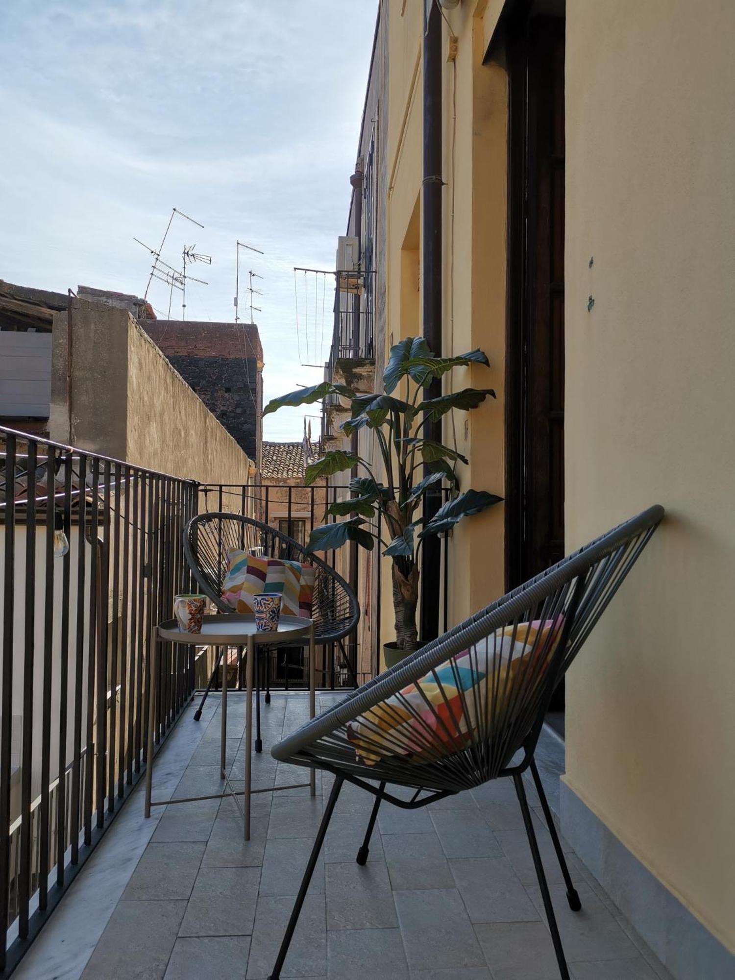 Tiritu Apartments Catania Exteriör bild